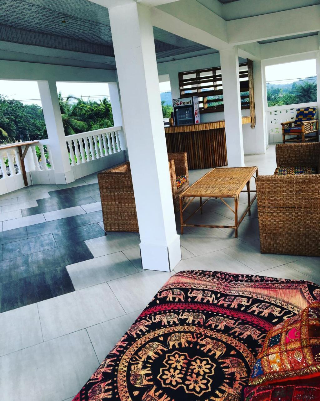 Serenity Haven Lodge Busua Exterior photo